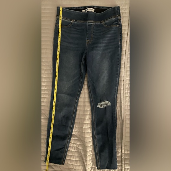 Old Navy Rockstar Super Skinny Jeggings -mid rise- - Picture 5 of 7